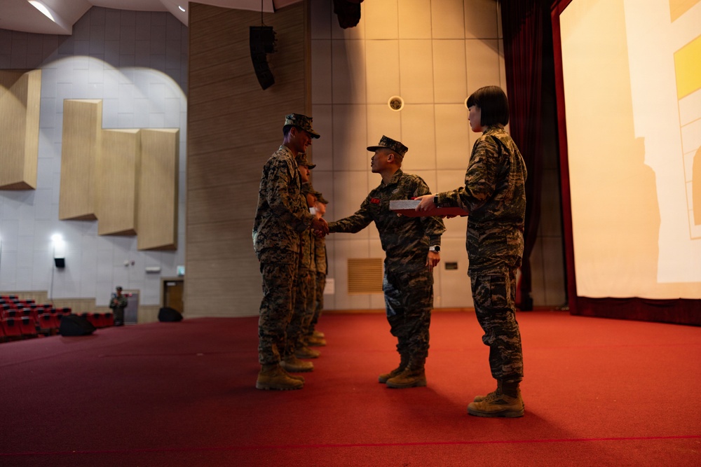 KMEP 26.1 | ROK Marines Present Awards to 12th LCT Charlie Company