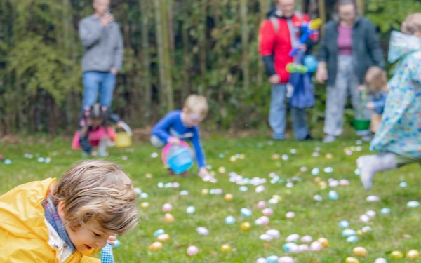 CFAY MWR Hosts Eggstravaganza