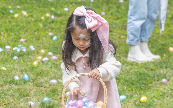 CFAY MWR Hosts Eggstravaganza