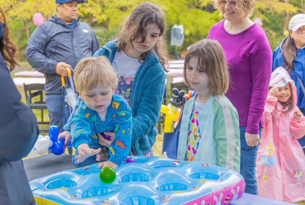 CFAY MWR Hosts Eggstravaganza