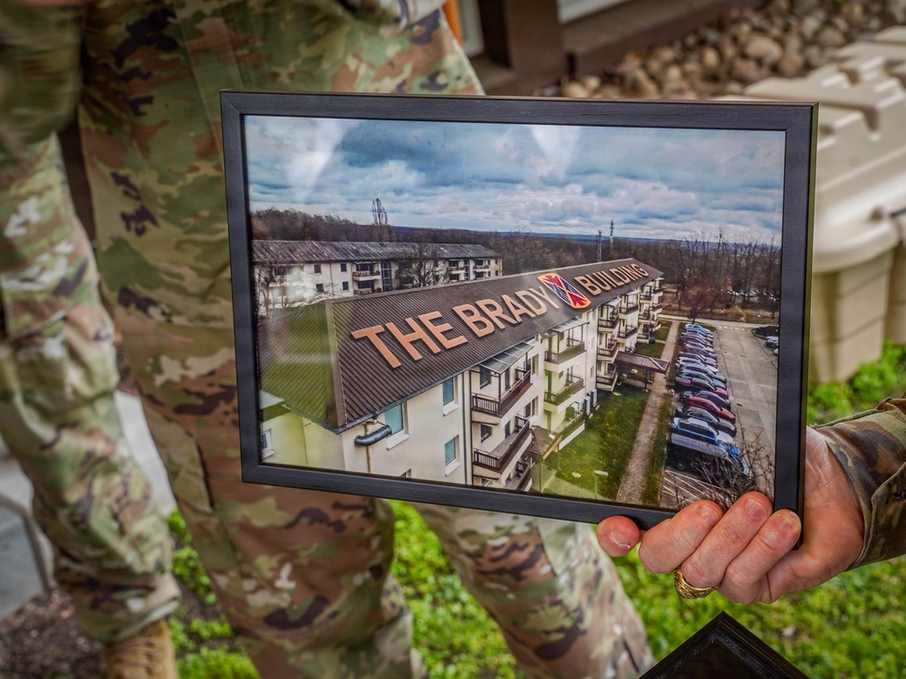 LTG Brady visits 10th AAMDC