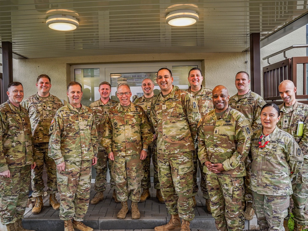 LTG Brady visits 10th AAMDC