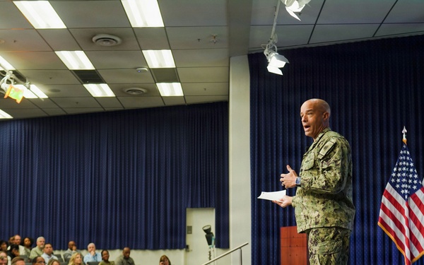DLA Energy Commander Recognizes Operational Excellence and Provides Update on Recent Climate Survey