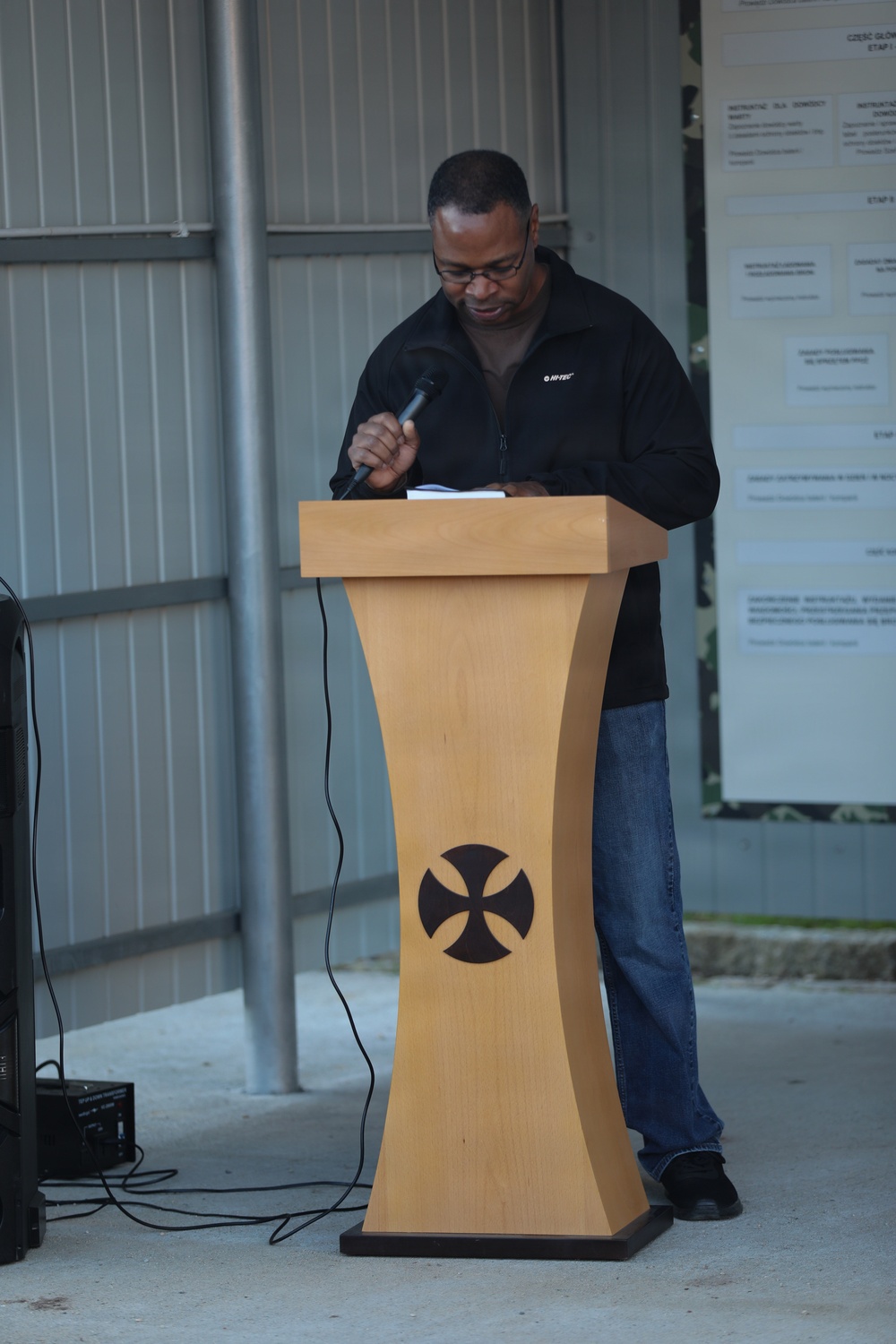 Dogface Soldiers attend Easter service