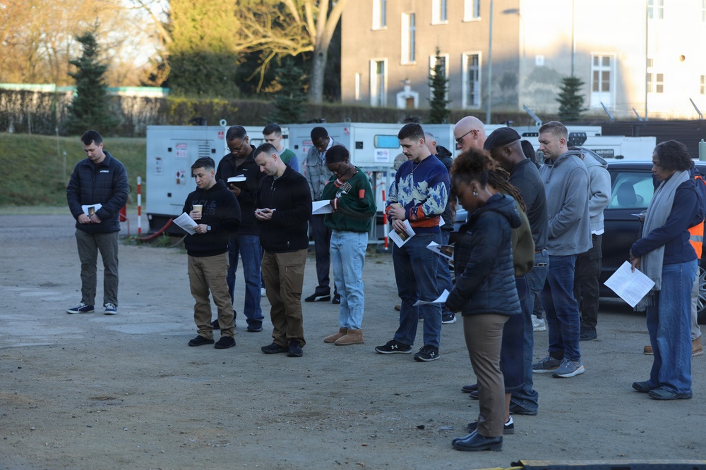 Dogface Soldiers attend Easter service