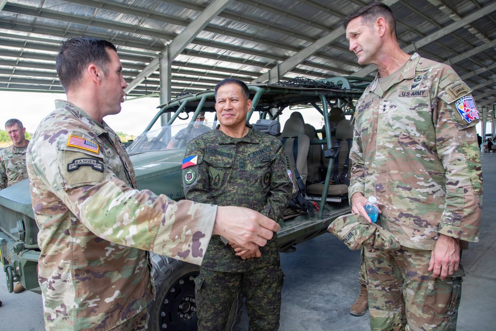 Tropic Lightning Division showcases capabilities to Philippine Army leaders during Exercise Salaknib 2026 opening day