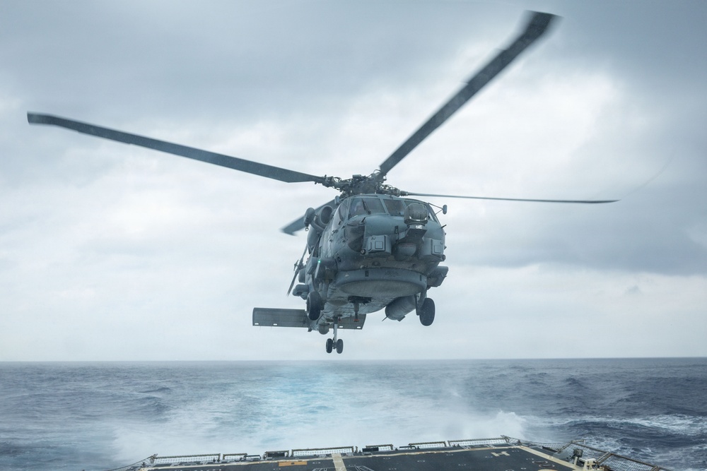 USS Rafael Peralta (DDG 115) Flight Ops