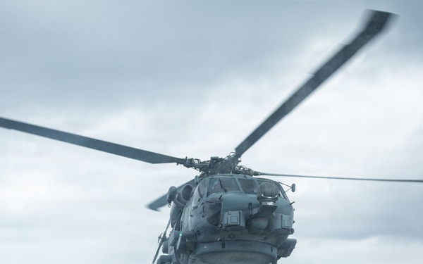 USS Rafael Peralta (DDG 115) Flight Ops