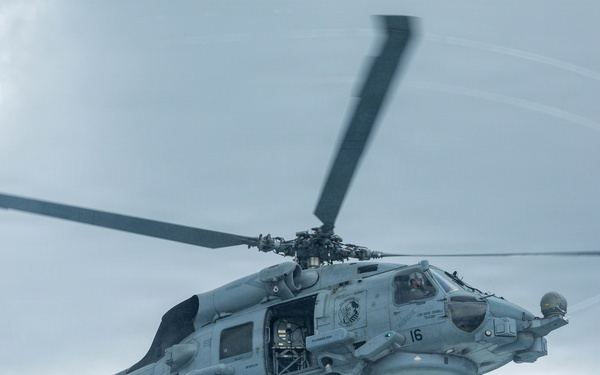 USS Rafael Peralta (DDG 115) Flight Ops