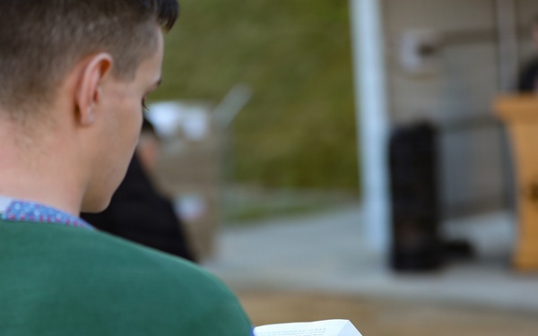 Dogface Soldiers attend Easter service