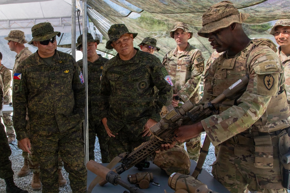 Tropic Lightning Division showcases capabilities to Philippine Army leaders during Exercise Salaknib 2026 opening day