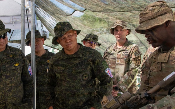Tropic Lightning Division showcases capabilities to Philippine Army leaders during Exercise Salaknib 2026 opening day