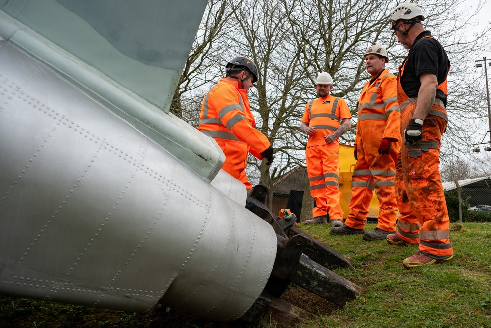 RAF Alconbury F-5E Tiger II replica removal and donation