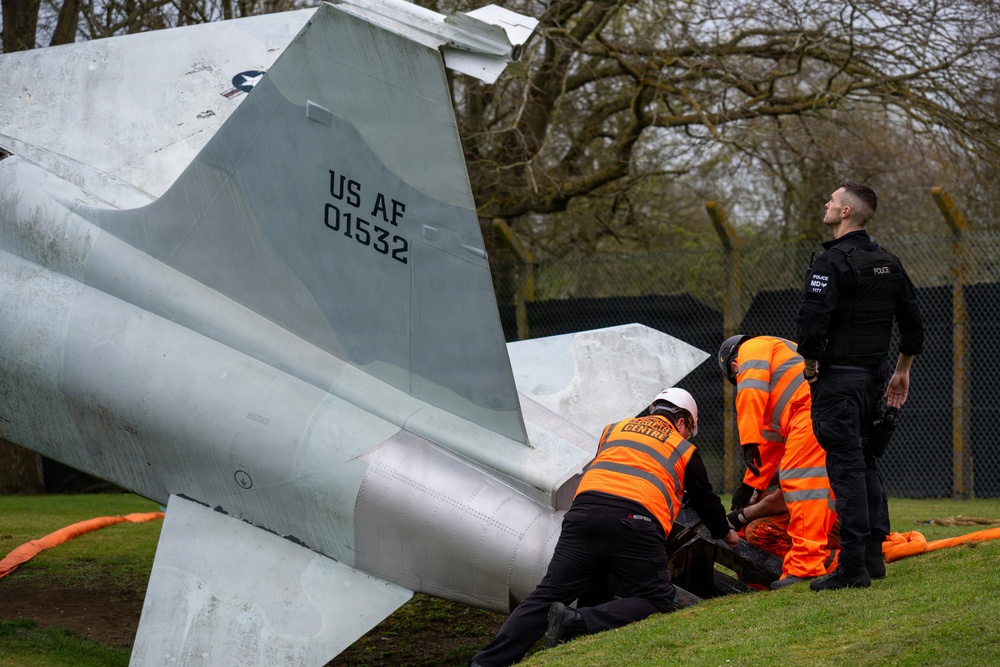 RAF Alconbury F-5E Tiger II replica removal and donation