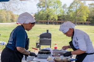 SMP Hornet’s Nest hosts bench press club (Radio)