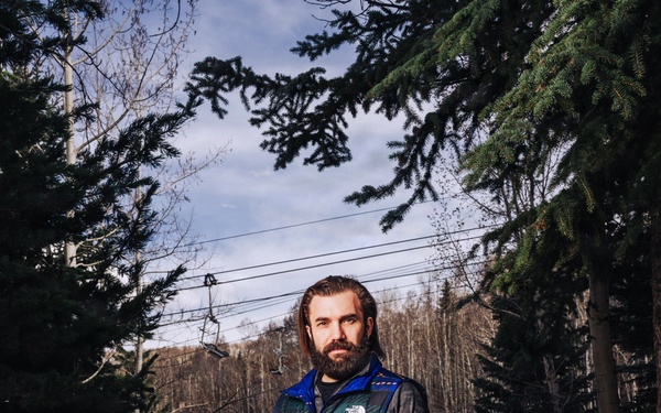 Winter Sports Clinic Encourages Mobility for Formerly Paralyzed Veteran