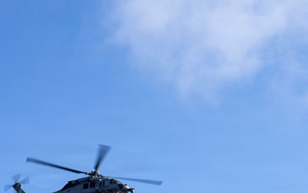 HSC-23 flies aboard USS John P. Murtha for Artemis II recovery