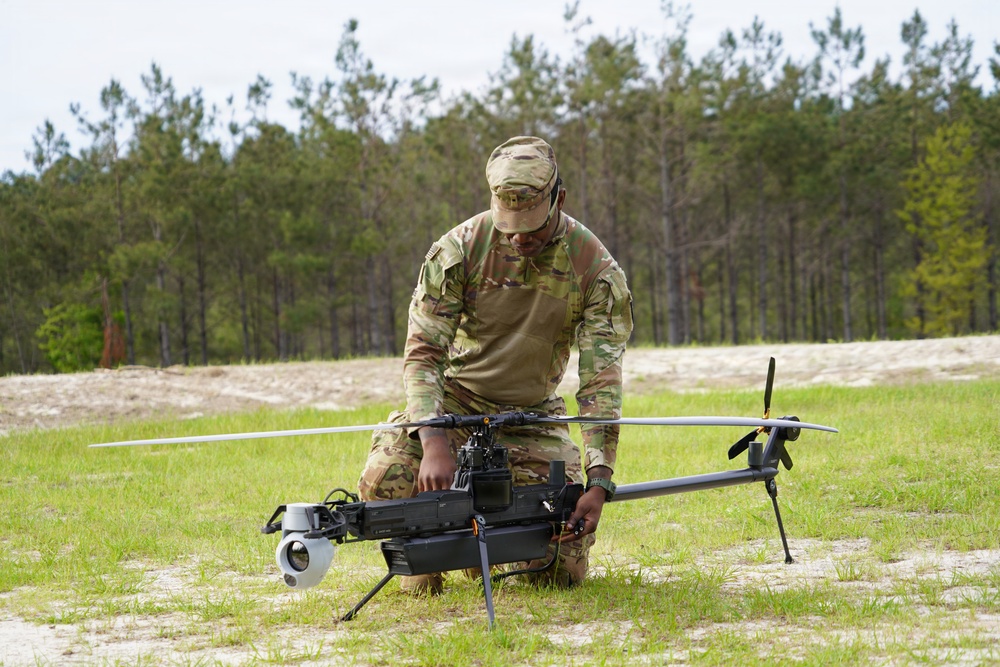 101st MFRC S oldiers operate Mobile Command Flight Station