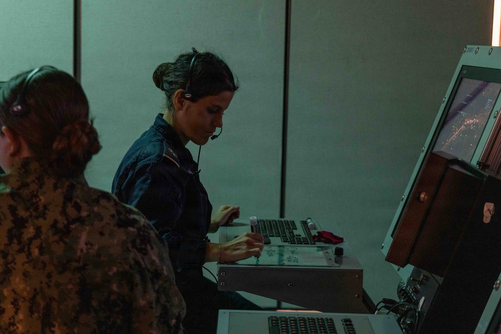 NETC Commander visits NATTC Air Traffic Control School