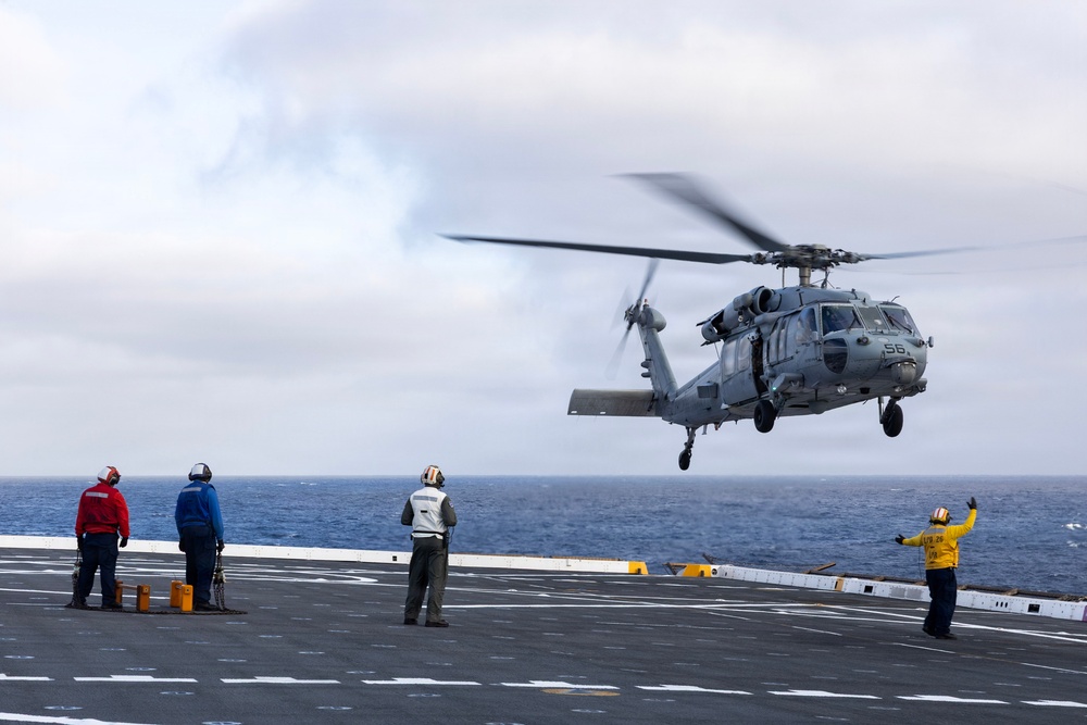 HSC-23 flies aboard USS John P. Murtha for Artemis II recovery