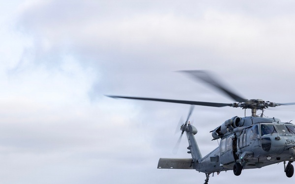 HSC-23 flies aboard USS John P. Murtha for Artemis II recovery