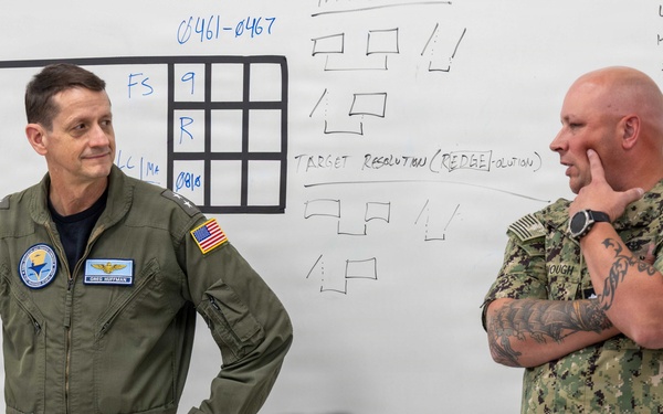 NETC Commander visits NATTC Air Traffic Control School