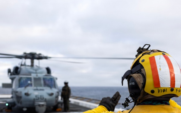 HSC-23 flies aboard USS John P. Murtha for Artemis II recovery