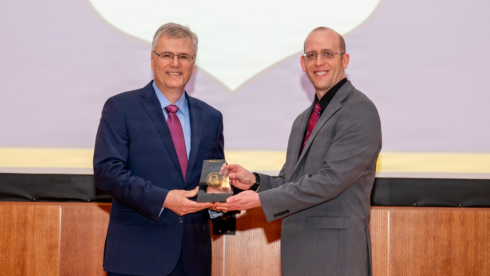 SecAF presents Harold Brown Award to NASIC researcher