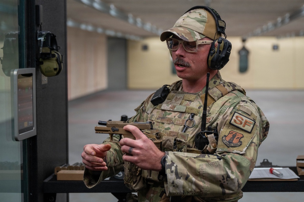 Airmen Test Their Aim During German Armed Forces Proficiency Badge Assessment