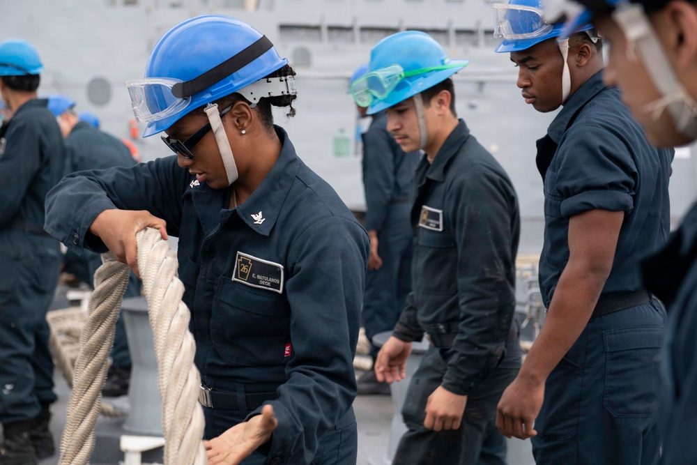 John P. Murtha gets underway for Artemis II recovery