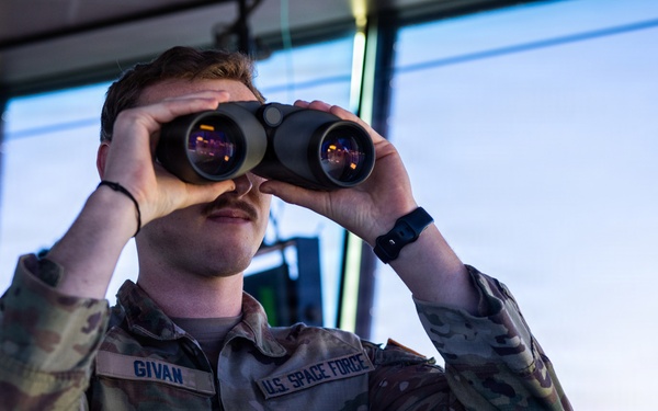 UC Berkeley ROTC cadets visit Travis AFB