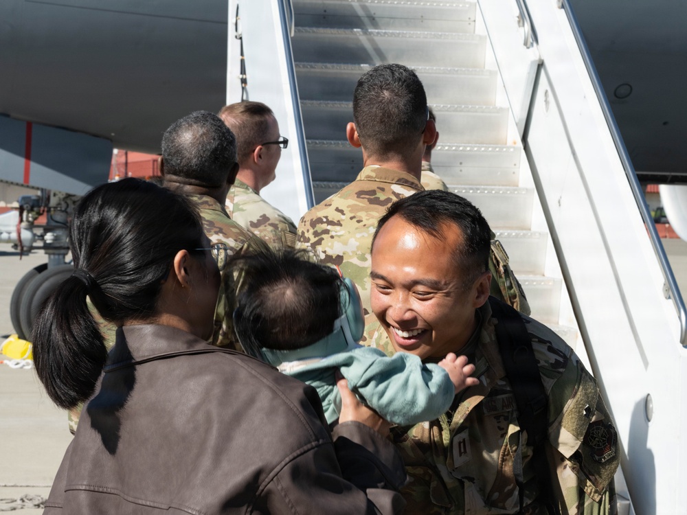 Travis welcomes Airmen home