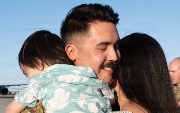 Travis welcomes Airmen home
