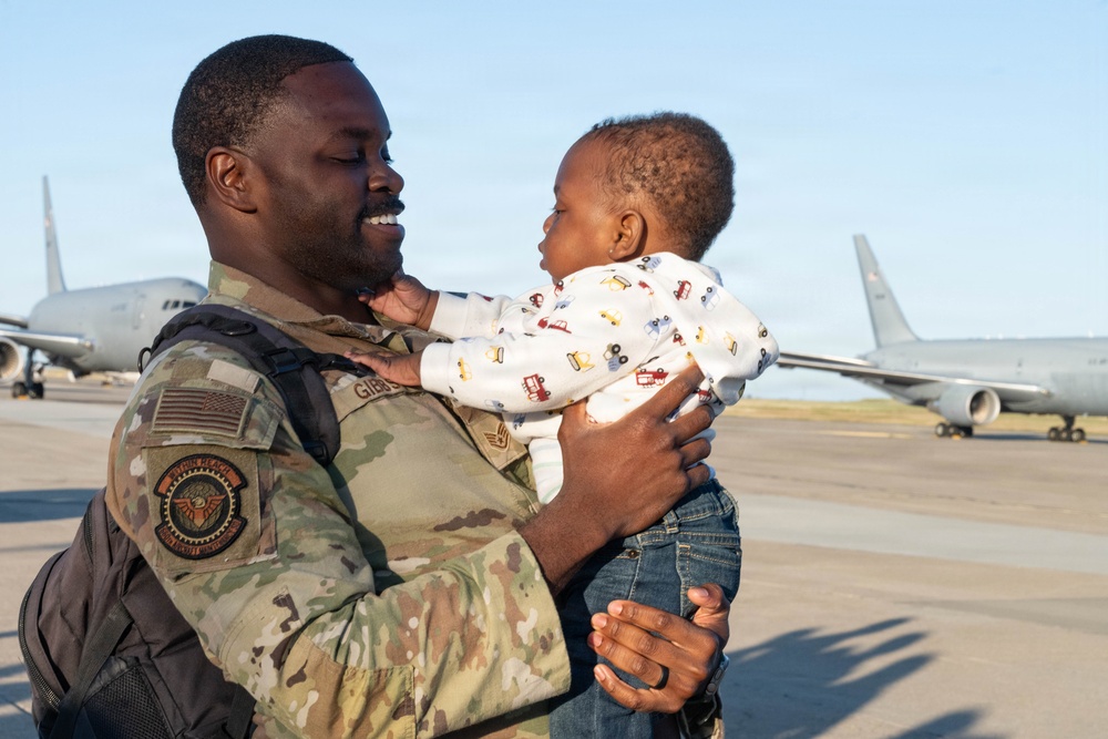 Travis welcomes Airmen home