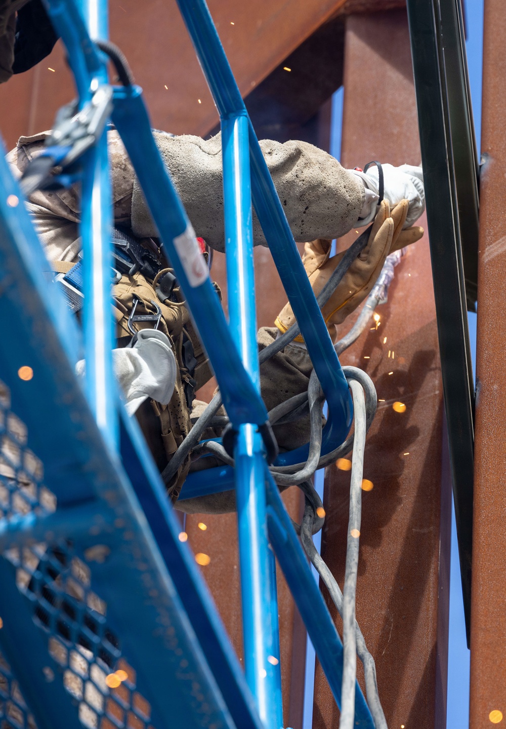 Marines with JTF-SB Conduct Barrier Reinforcement