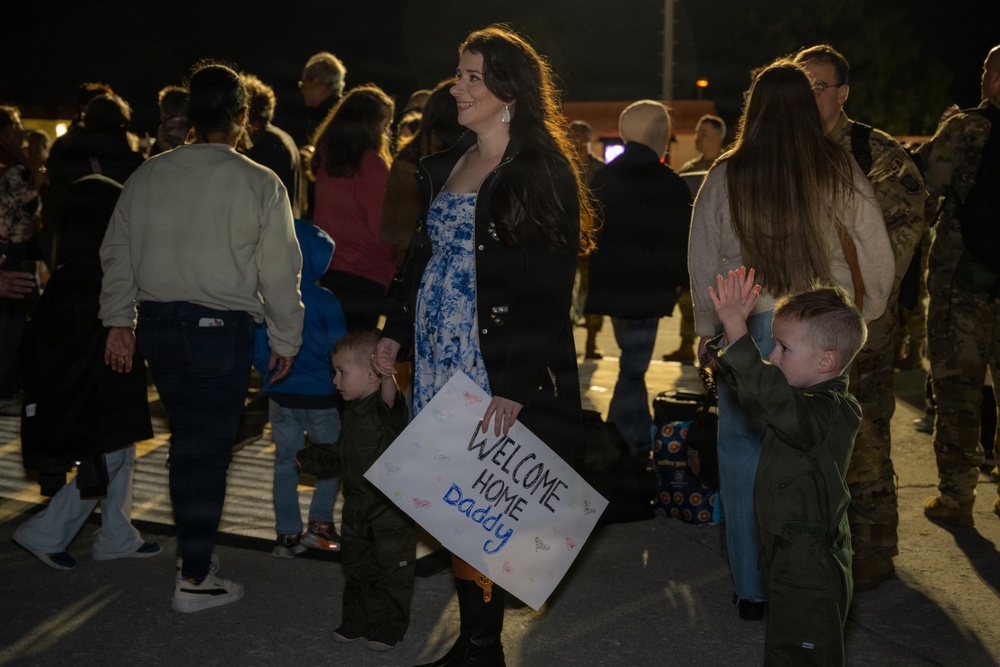 Travis welcomes Airmen home