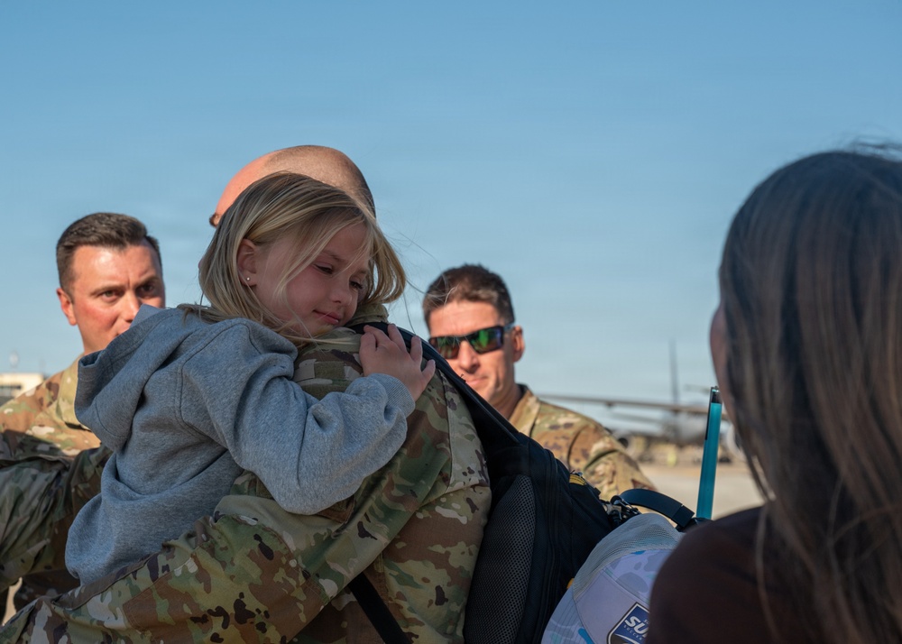 Travis welcomes Airmen home