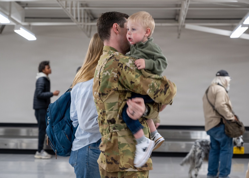 Travis welcomes Airmen home
