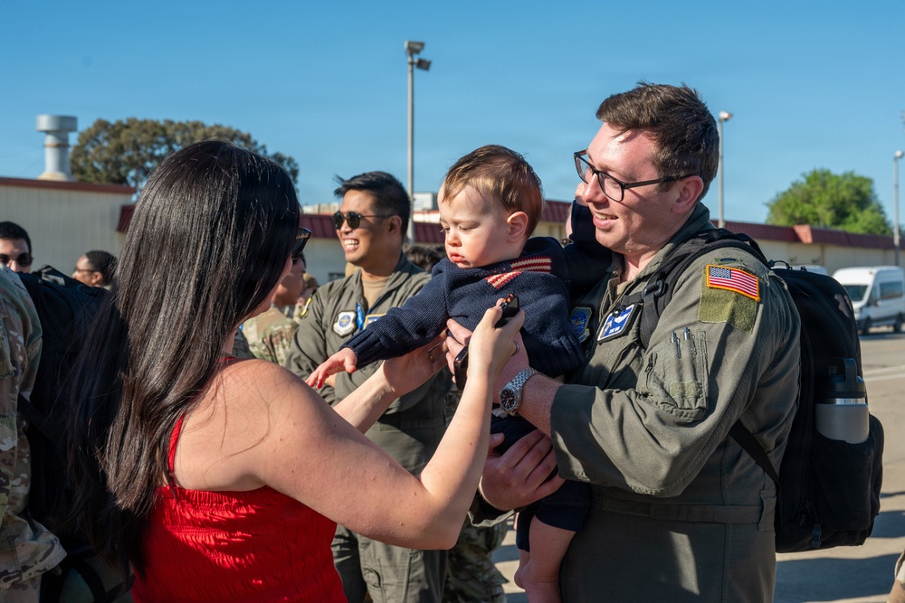 Travis welcomes Airmen home