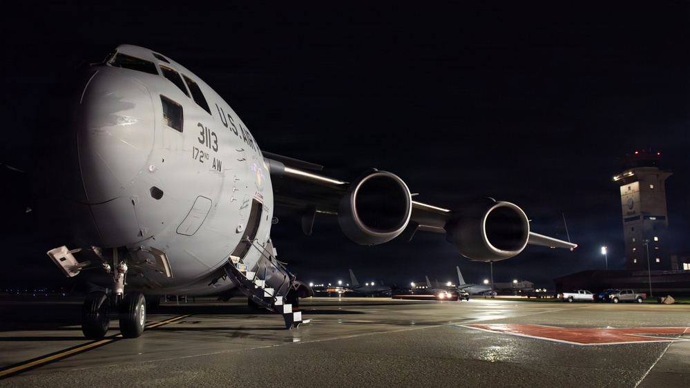Travis welcomes Airmen home