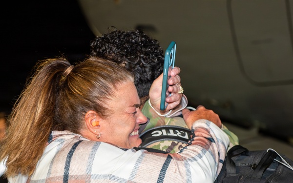 Travis welcomes Airmen home