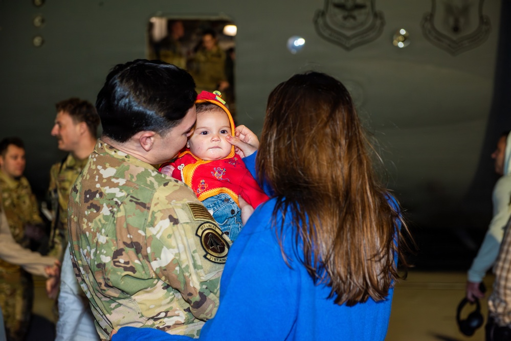 Travis welcomes Airmen home
