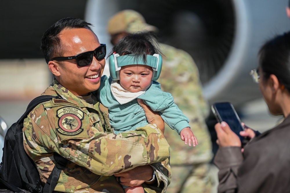 Travis welcomes Airmen home