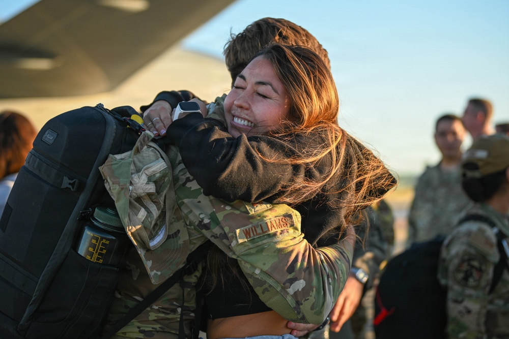 Travis welcomes Airmen home