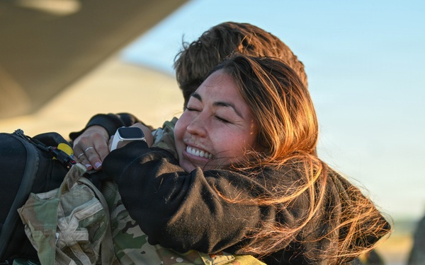 Travis welcomes Airmen home