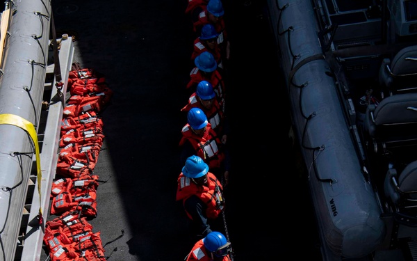 USS John P. Murtha conducts a replenishment-at-sea