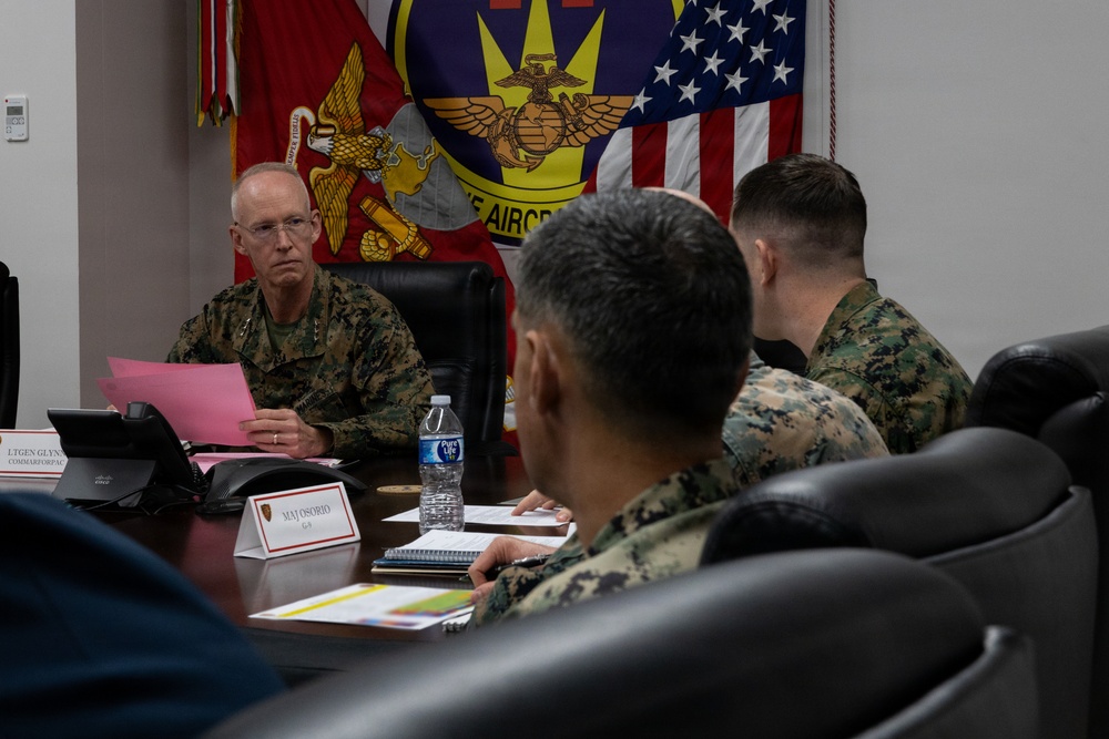 MARFORPAC commander visits MCAS Iwakuni