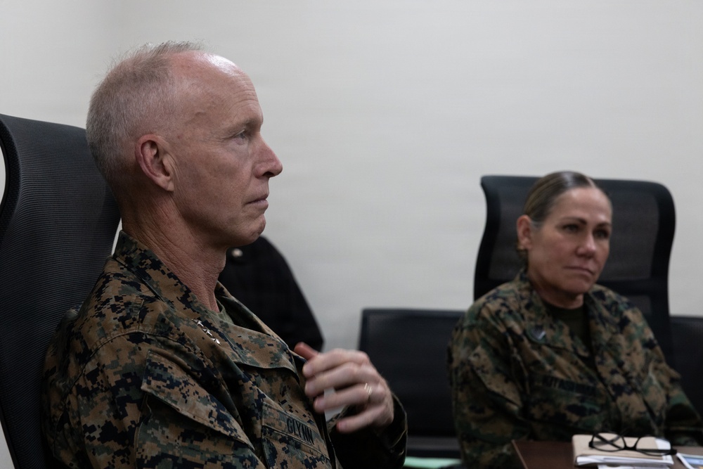 MARFORPAC commander visits MCAS Iwakuni