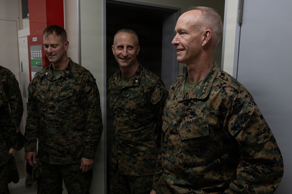 MARFORPAC commander visits MCAS Iwakuni