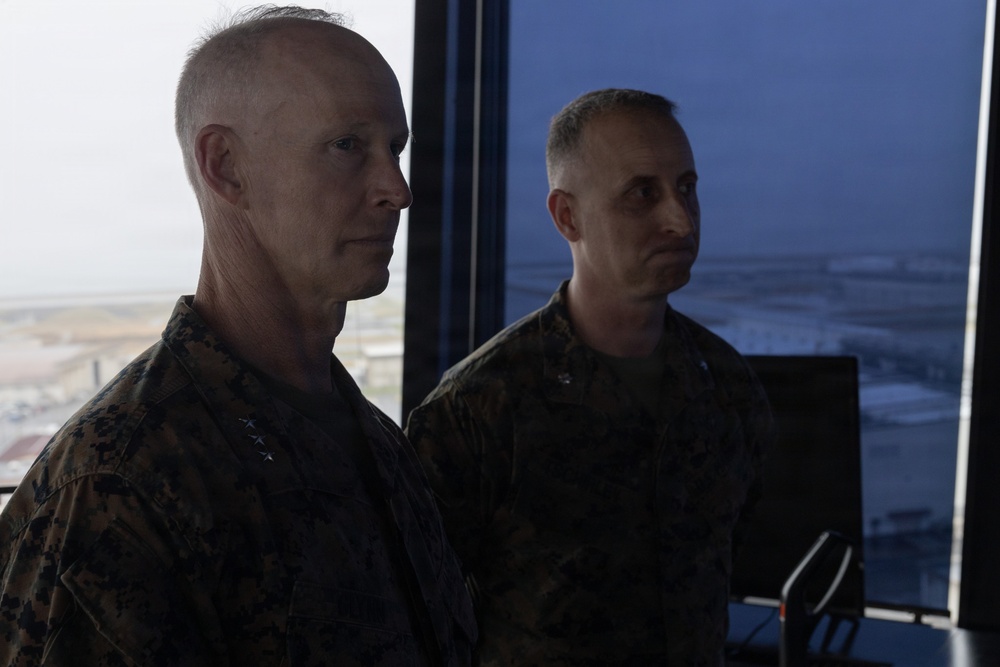 MARFORPAC commander visits MCAS Iwakuni